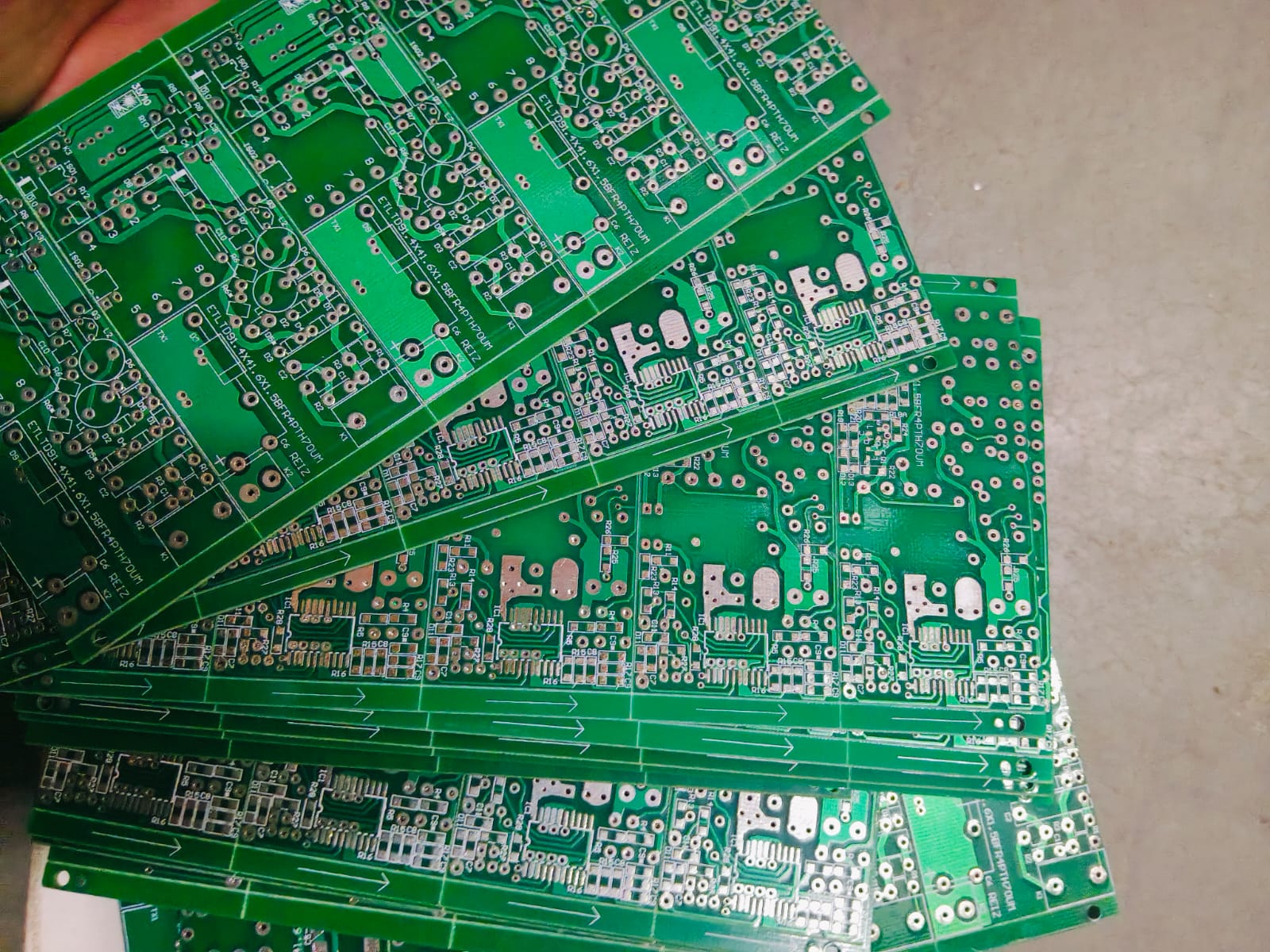 PCB CM1 EBSSXX1 R68X1.5C 70UM - Image 1