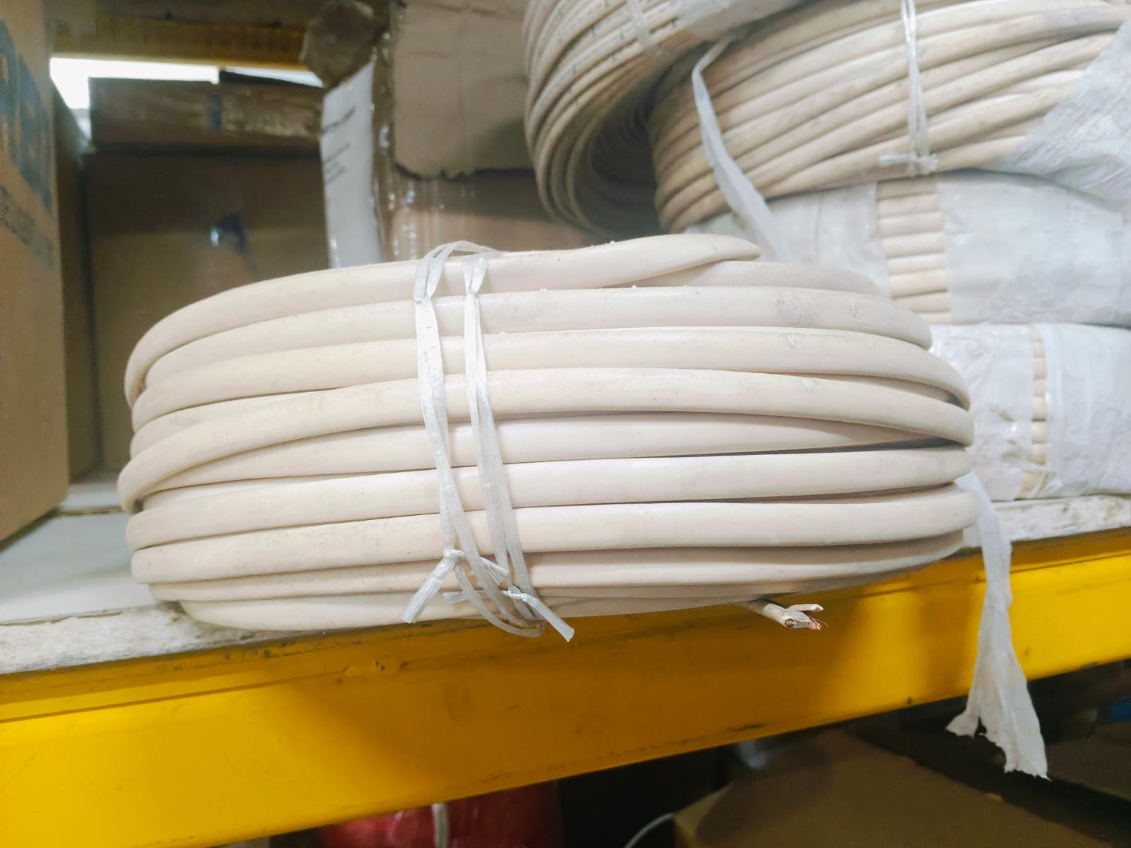 WIRE HR PVC TWIN FLAT 2Cx2.5mm Sq. WHITE - Image 1